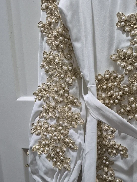 Elegant White Maxi Dress with Gold Embellishment - Picture 5 of 5